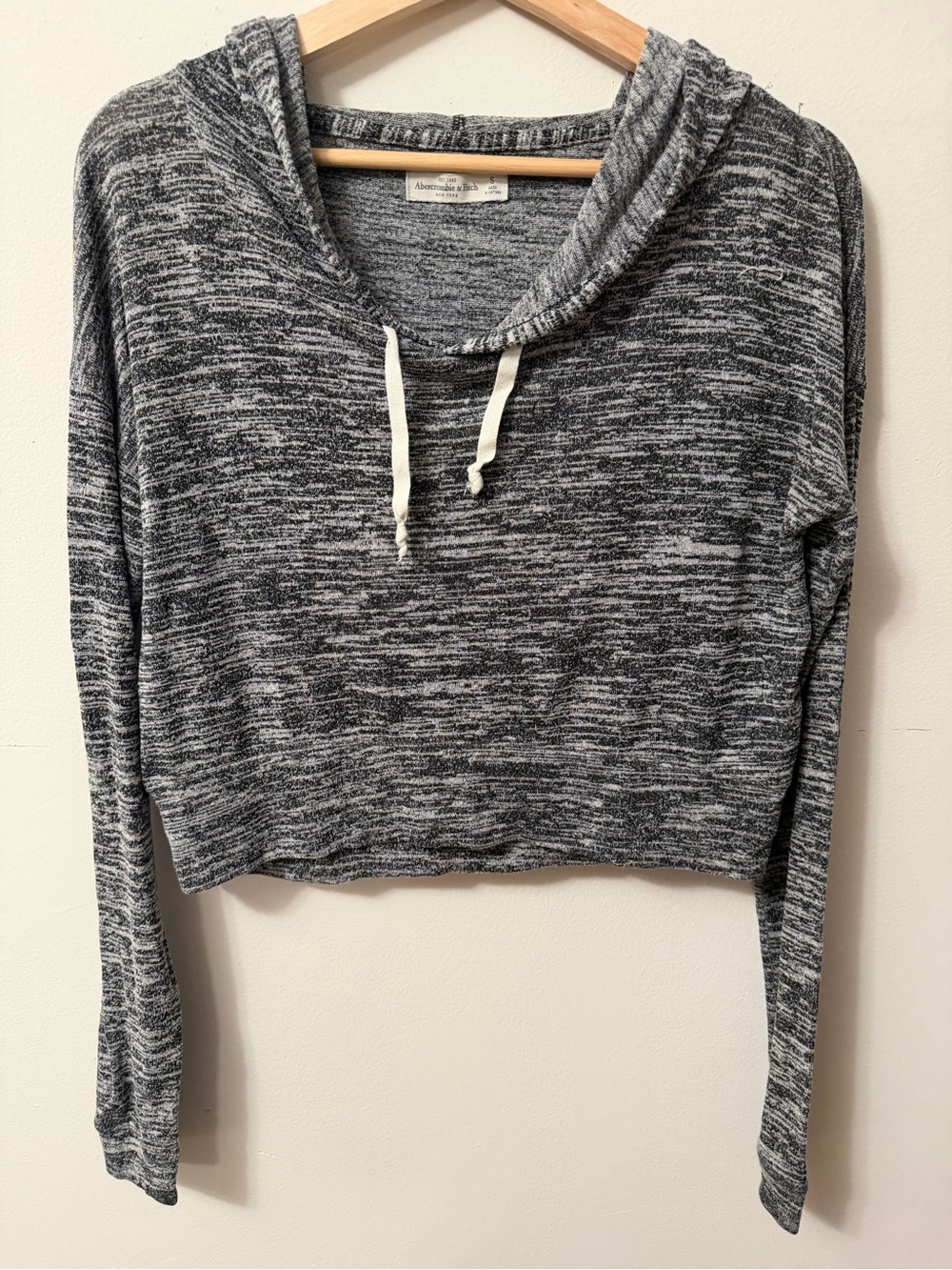 Abercrombie & Fitch Heather Gray Knit Top